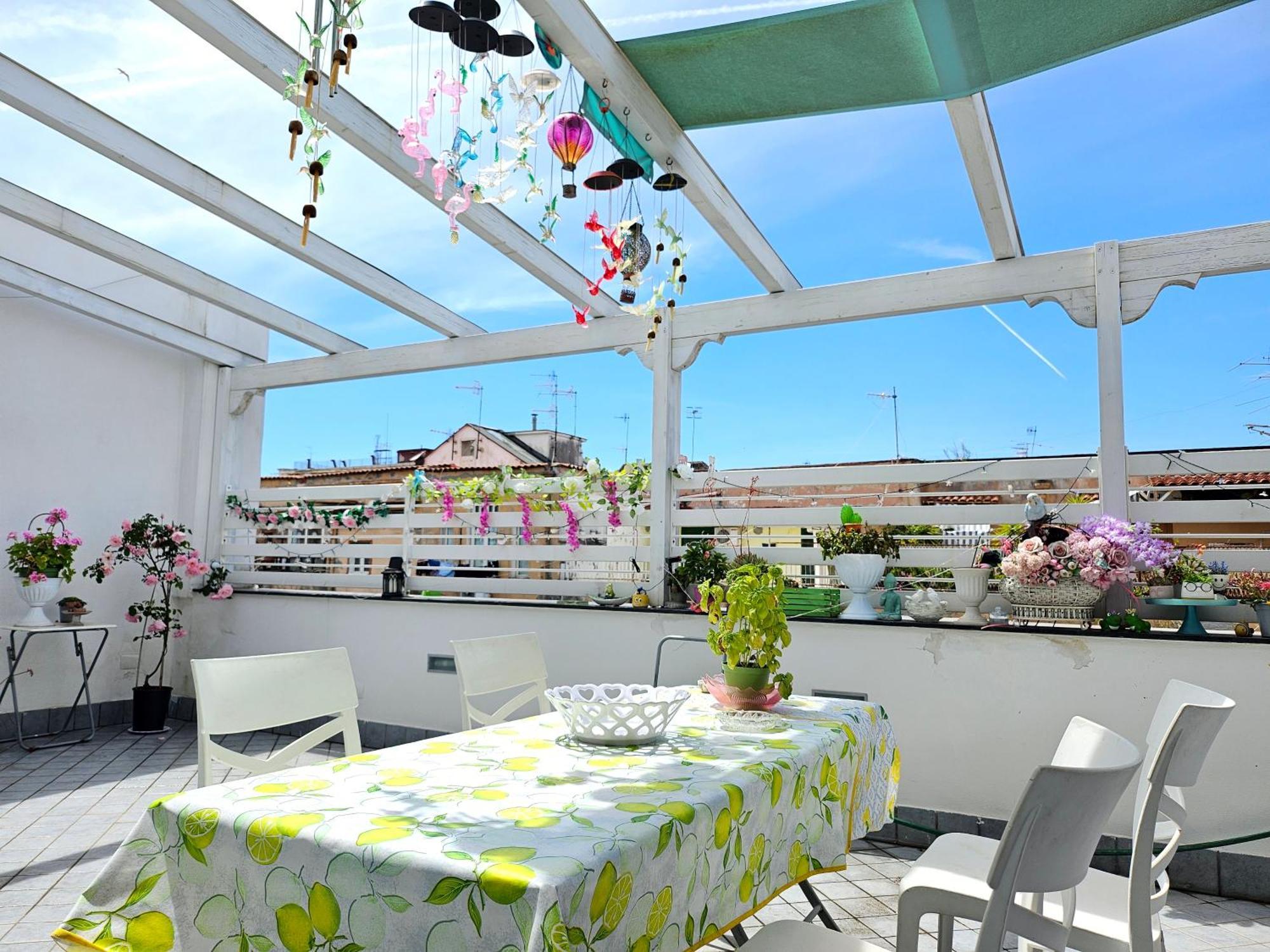 נאפולי Sky-Terrace In Central Station, 3 Bedrooms מראה חיצוני תמונה